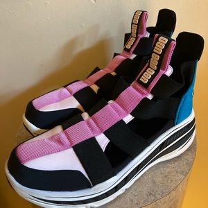 Womens Ugg Gladiator Runner sneakers